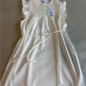 Pleat white elegant dress size 8 NWT smocked collar